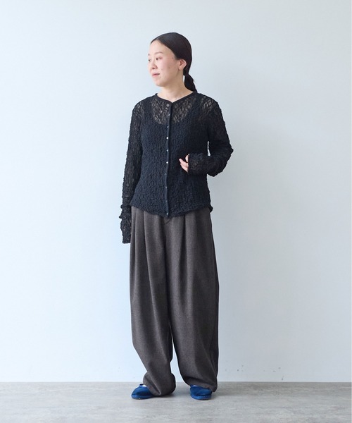 yuni（ユニ　）の「flower shirring lace cardigan（カーディガン/ボレロ・レディース・ブラック/イエロー/ホワイト・FREE）」の5枚目の写真