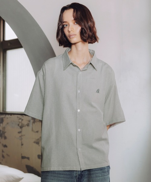 ROCHEM（ローシェン）の「ワンポイントロゴ刺繍短丈ストライプシャツ（シャツ/ブラウス・メンズ・ベージュ/ブルー/グリーン・XS/S/M/L）」の18枚目の写真