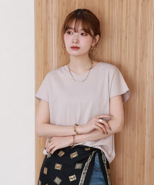 FUNALIVE(ファンアライブ)の「コットンフライスVネックフレンチTシャツ 半袖(Tシャツ/カットソー・レディース・ブラック/オフホワイト/ピンクベージュ・LL~3L/M~L)」の11枚目の写真