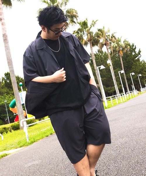 PIMLICO(ピムリコ)の「セットアップ 夏 半袖シャツ ショートパンツ メンズ 大きいサイズ WEB限定 収納袋付き 無地 半袖 開襟シャツ&ショートパンツセット PIMLICO (ピムリコ)(セットアップ・メンズ・ダークグレー/グレー/ブラック・X1(3L~4L)/X2(4L~5L)/X3(6L~7L)/X4(8L~9L)/X5(9L~10L))」の4枚目の写真