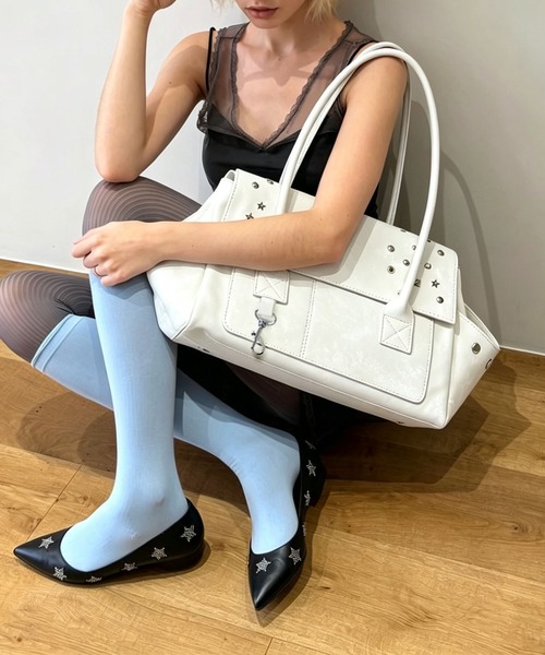 LA VORAGINE（ラ ヴォラジネ）の「スタッズ付き スエード調トートバッグ（トートバッグ・レディース・シルバー/アイボリー/ブラック・FREE）」の12枚目の写真
