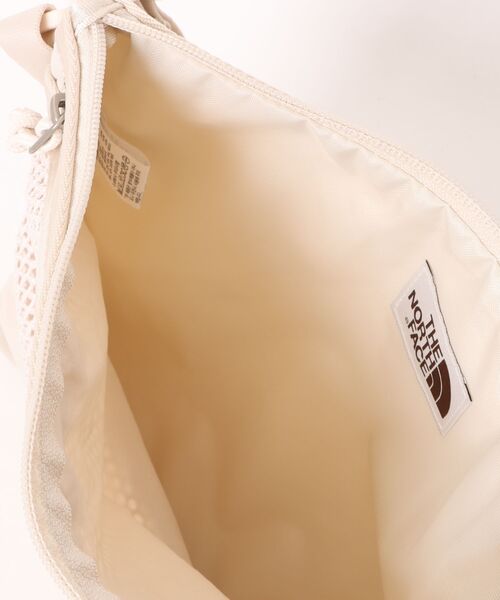 THE NORTH FACE(ザノースフェイス)の「【THE NORTH FACE】LINDEN MESH CROSS BAG NN2PR15(ショルダーバッグ・レディース・ブラック/アイボリー・FREE)」の3枚目の写真