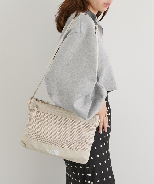 THE NORTH FACE(ザノースフェイス)の「【THE NORTH FACE】LINDEN MESH CROSS BAG NN2PR15(ショルダーバッグ・レディース・ブラック/アイボリー・FREE)」の1枚目の写真