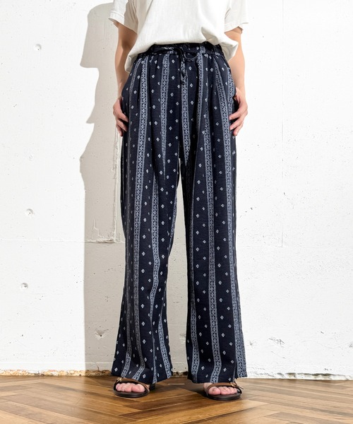 MAISON SELECT（メゾンセレクト）の「6C101 幾何学模様ストライプ イージーパンツ（その他パンツ・レディース・アイボリー/ネイビー・FREE）」の2枚目の写真