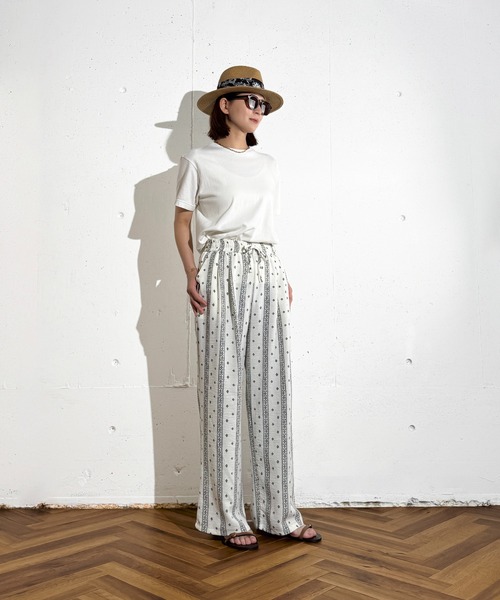 MAISON SELECT（メゾンセレクト）の「6C101 幾何学模様ストライプ イージーパンツ（その他パンツ・レディース・アイボリー/ネイビー・FREE）」の6枚目の写真