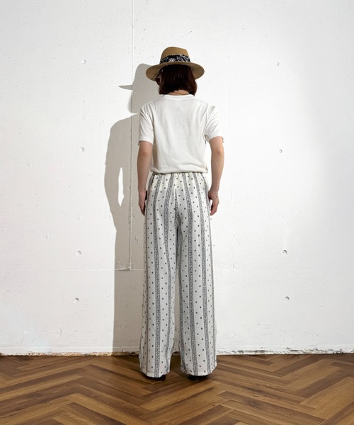 MAISON SELECT（メゾンセレクト）の「6C101 幾何学模様ストライプ イージーパンツ（その他パンツ・レディース・アイボリー/ネイビー・FREE）」の8枚目の写真