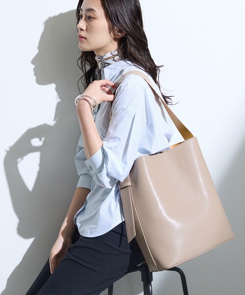 INDIVI(インディヴィ)の「【A4対応/合皮】配色トートバッグ(トートバッグ・レディース・ベージュ系4/ライトグレー系4・00)」の17枚目の写真