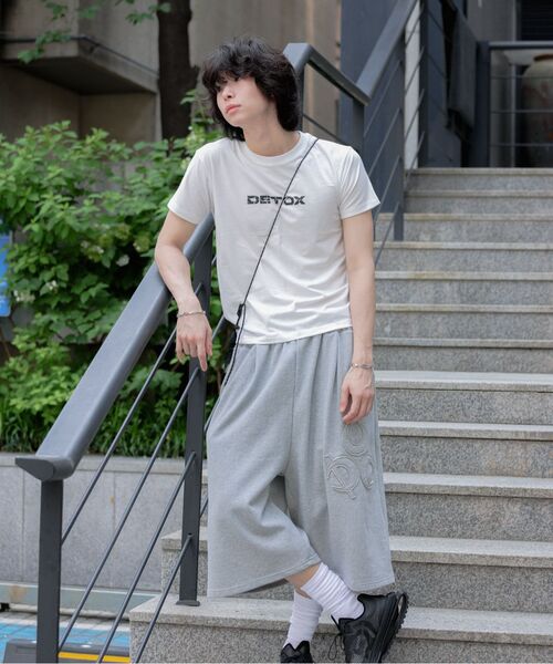 DAUSPICE（ディーオスピス）の「(DUC) Symbol Bermuda Sweat Shorts Grey（その他パンツ・メンズ・ライトグレー・LARGE/MEDIUM/SMALL）」の9枚目の写真