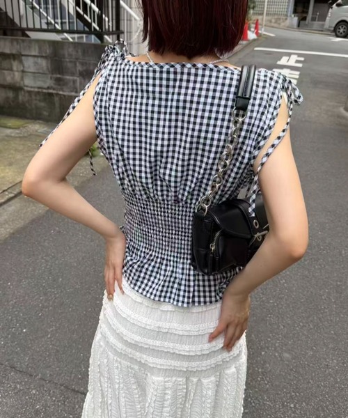 mebole(メボレ)の「shoulder ribbon gingham check blouse(シャツ/ブラウス・レディース・ブラック/ブルー/レッド・FREE)」の15枚目の写真