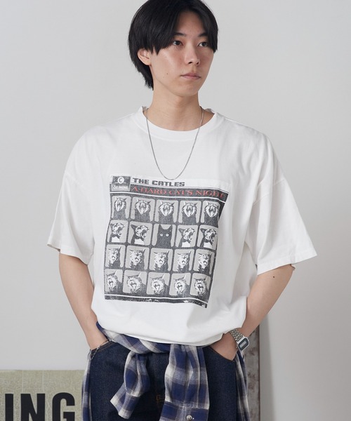 REMI RELIEF(レミレリーフ)の「REMI RELIEF/レミレリーフ HARS SP加工20/-天竺BIGサイズT(A HARD CAT'S NIGHT) ヴィンテージ コットンTシャツ メンズ 2026年 夏 夏服(Tシャツ/カットソー・メンズ・ホワイト/ブラック/ワインレッド・M/L)」の1枚目の写真