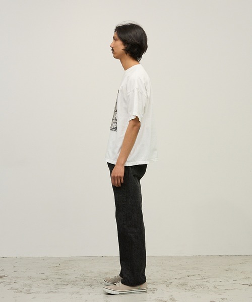 REMI RELIEF(レミレリーフ)の「REMI RELIEF/レミレリーフ HARS SP加工20/-天竺BIGサイズT(A HARD CAT'S NIGHT) ヴィンテージ コットンTシャツ メンズ 2026年 夏 夏服(Tシャツ/カットソー・メンズ・ホワイト/ブラック/ワインレッド・M/L)」の6枚目の写真