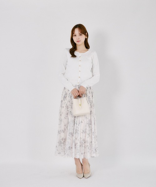 tocco closet(トッコ クローゼット)の「UVカット&接触冷感&ハンドウォッシュ♪リボンモチーフ釦カーディガン(カーディガン/ボレロ・レディース・オフホワイト/ブラック/ローズ・M)」の4枚目の写真