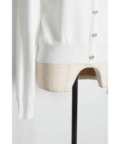 tocco closet(トッコ クローゼット)の「UVカット&接触冷感&ハンドウォッシュ♪リボンモチーフ釦カーディガン(カーディガン/ボレロ・レディース・オフホワイト/ブラック/ローズ・M)」の12枚目の写真