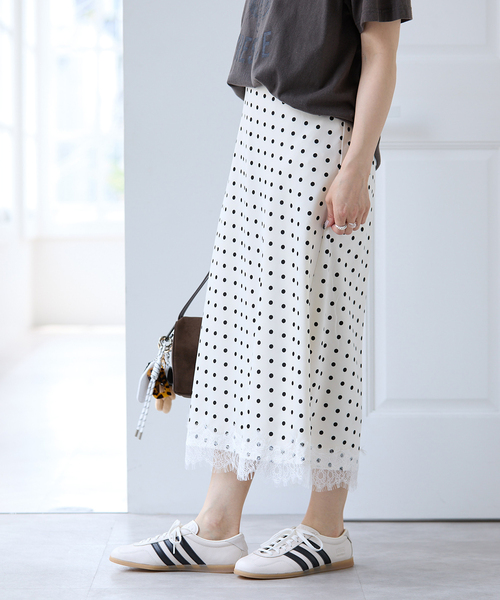 U by SPICK&SPAN（ユーバイスピックアンドスパン）の「《 / 追加》ドットレーススカート（スカート・レディース・White/ブラック・FREE）」の11枚目の写真