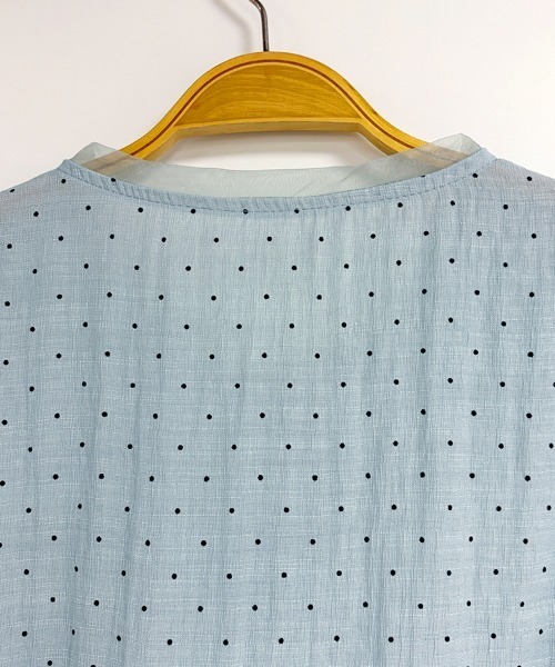 ONEP STAR(ワンピスター)の「ドット柄ペプラム半袖ブラウス(シャツ/ブラウス・レディース・ライトブルー・MEDIUM/LARGE/X-LARGE)」の4枚目の写真