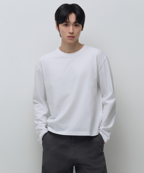 MUSINSA STANDARD（ムシンサスタンダード）の「レギュラーロングスリーブクロップTシャツ[ホワイト]（Tシャツ/カットソー・メンズ・その他・SMALL/MEDIUM/LARGE/X-LARGE/2XL/3XL）」の2枚目の写真