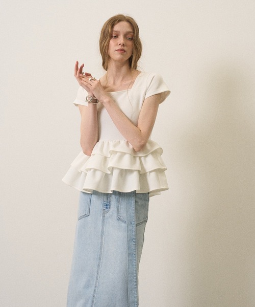 MIELI INVARIANT(ミエリインヴァリアント)の「Square Cut Peplum Tops(Tシャツ/カットソー・レディース・ホワイト/ブラック/ピンクベージュ・FREE)」の7枚目の写真