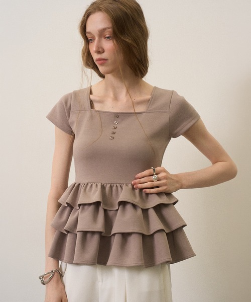 MIELI INVARIANT(ミエリインヴァリアント)の「Square Cut Peplum Tops(Tシャツ/カットソー・レディース・ホワイト/ブラック/ピンクベージュ・FREE)」の12枚目の写真