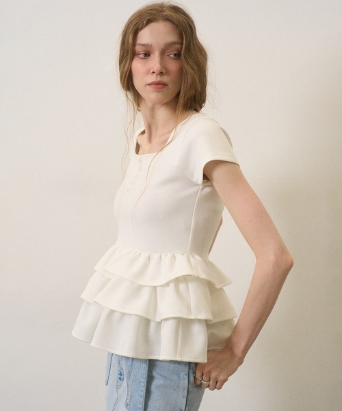 MIELI INVARIANT(ミエリインヴァリアント)の「Square Cut Peplum Tops(Tシャツ/カットソー・レディース・ホワイト/ブラック/ピンクベージュ・FREE)」の5枚目の写真