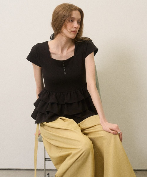MIELI INVARIANT(ミエリインヴァリアント)の「Square Cut Peplum Tops(Tシャツ/カットソー・レディース・ホワイト/ブラック/ピンクベージュ・FREE)」の11枚目の写真