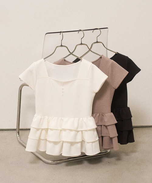 MIELI INVARIANT(ミエリインヴァリアント)の「Square Cut Peplum Tops(Tシャツ/カットソー・レディース・ホワイト/ブラック/ピンクベージュ・FREE)」の16枚目の写真