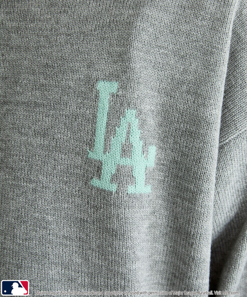 PUBLUX(パブリュクス)の「PUBLUX/パブリュクス 別注 MLB カラー 配色 ニット 限定展開(ニット/セーター・メンズ・ネイビー/チャコールグレー/グレー/ライトグレー/サックスブルー/ブラウン・LARGE/MEDIUM/SMALL)」の15枚目の写真