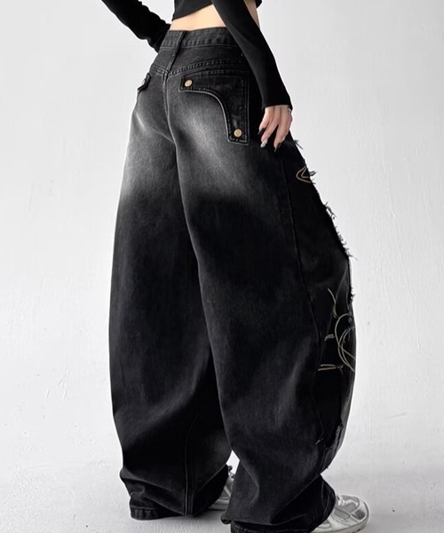 Ressaca(レサーカ)の「ダメージ加工ステッチデニムパンツ(デニムパンツ・レディース・ブラック/ブルー・M/L/XL)」の4枚目の写真