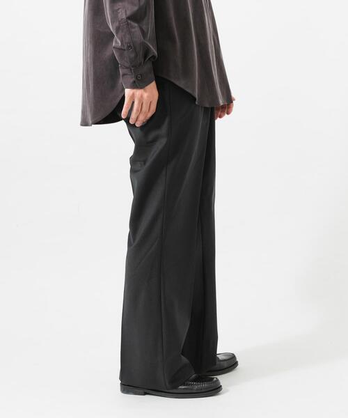 URBAN RESEARCH(アーバンリサーチ)の「TW SEMI FLARE SLACKS(スラックス・メンズ・チャコールグレー/ベージュ/ブラック・LARGE/MEDIUM)」の4枚目の写真