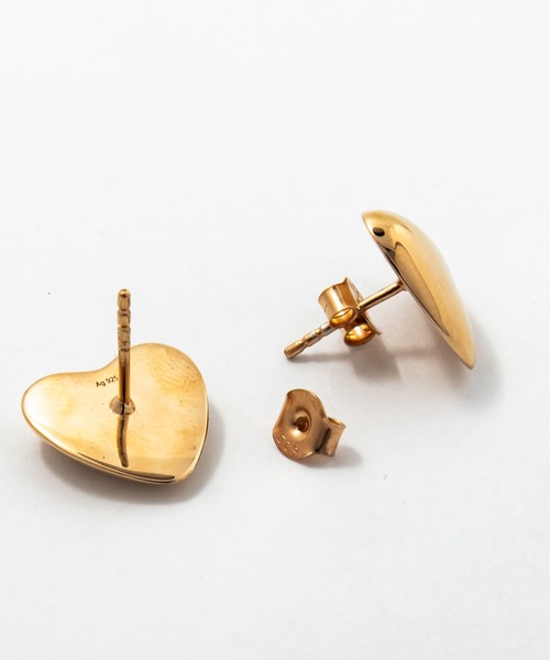 ANNIKA INEZ(アニカイネズ)の「【ANNIKA INEZ】ミニハートピアス E1008 Mini Heart Studs(ピアス(両耳用)・レディース・ゴールド・FREE)」の4枚目の写真