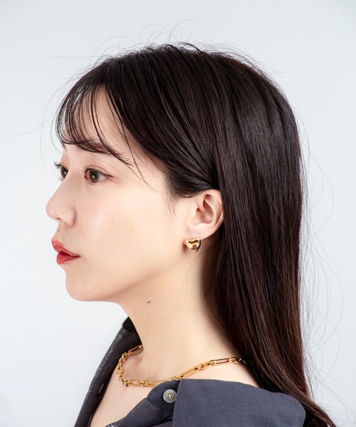 ANNIKA INEZ(アニカイネズ)の「【ANNIKA INEZ】ミニハートピアス E1008 Mini Heart Studs(ピアス(両耳用)・レディース・ゴールド・FREE)」の6枚目の写真