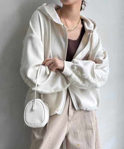 DouDou(ドゥドゥ)の「【WEB限定/セットアップ可能】ポンチレースパーカー(Tシャツ/カットソー・レディース・グレー/ブラック/オフホワイト・FREE)」の2枚目の写真