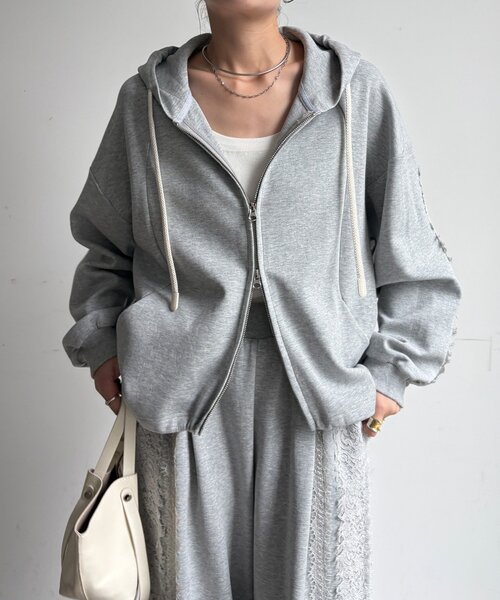 DouDou(ドゥドゥ)の「【WEB限定/セットアップ可能】ポンチレースパーカー(Tシャツ/カットソー・レディース・グレー/ブラック/オフホワイト・FREE)」の4枚目の写真