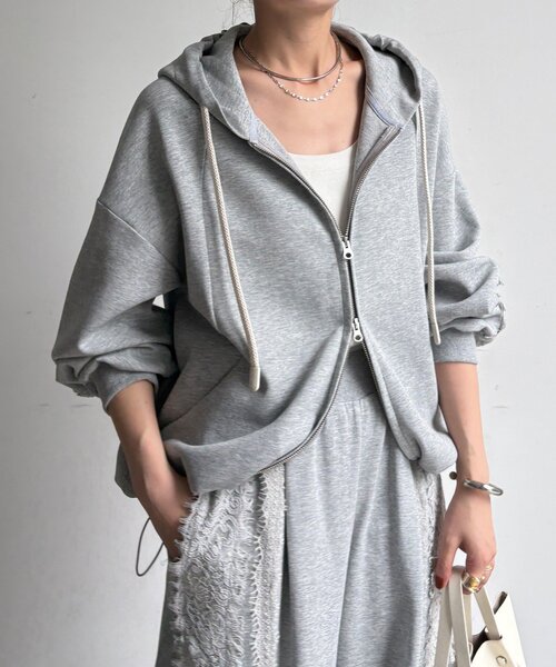 DouDou(ドゥドゥ)の「【WEB限定/セットアップ可能】ポンチレースパーカー(Tシャツ/カットソー・レディース・グレー/ブラック/オフホワイト・FREE)」の5枚目の写真