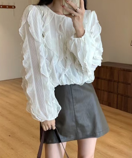FLINEA(フリネア)の「クルーネックフリル長袖トップス(Tシャツ/カットソー・レディース・ホワイト/ブラック/ライトブラウン・FREE)」の18枚目の写真