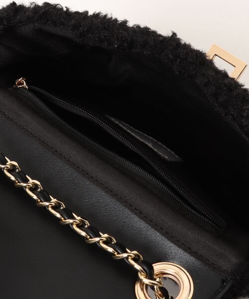 cache cache(カシュ カシュ)の「カシュカシュ cachecache / カーリーファーチェーンミニバッグ(ショルダーバッグ・レディース・アイボリー/ブラック・FREE)」の5枚目の写真