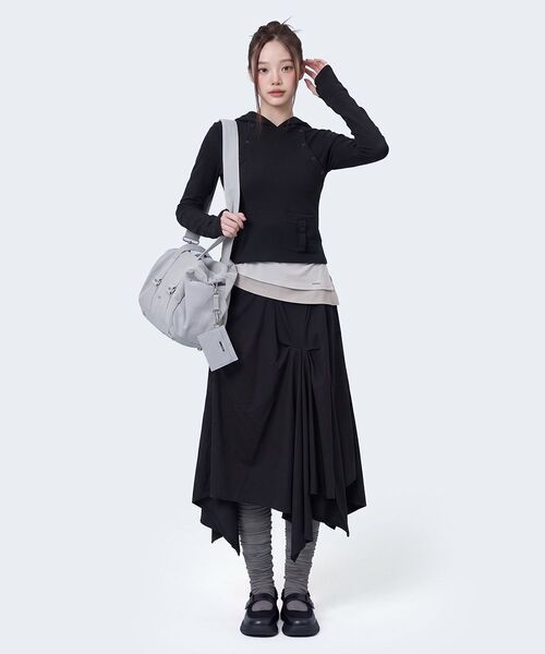 Miseki SEOUL（ミセキソウル）の「Double placket slim hoodie BLACK（パーカー・レディース・その他・1/2）」の4枚目の写真