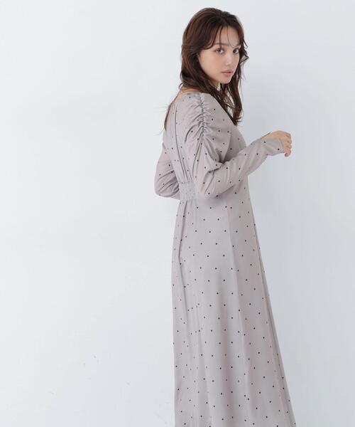 NATURAL BEAUTY BASIC(ナチュラルビューティーベーシック)の「ドットプリントワンピース(ワンピース・レディース・ベージュ系その他/ブルー系その他2・MEDIUM/SMALL)」の5枚目の写真