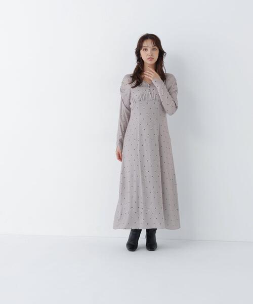 NATURAL BEAUTY BASIC(ナチュラルビューティーベーシック)の「ドットプリントワンピース(ワンピース・レディース・ベージュ系その他/ブルー系その他2・MEDIUM/SMALL)」の6枚目の写真