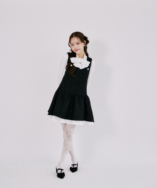 Suyunn(スユン)の「ビジュー付き美シルエットラメツイードジャンパースカート(ジャンパースカート・レディース・ブラック/ライトブルー・M)」の13枚目の写真