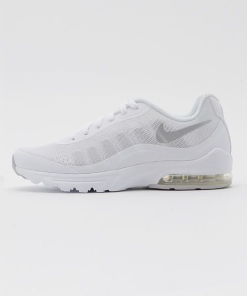 NIKE（ナイキ）の「NIKE AIRMAX インビガー◆（スニーカー・レディース・ホワイト/ブラック・37.5/36/37/38/35.5/36.5）」の4枚目の写真