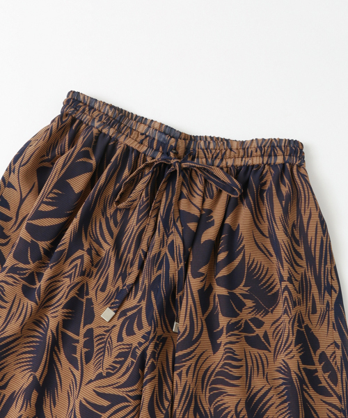 URBAN RESEARCH(アーバンリサーチ)の「 UR リーフプリントギャザーパンツ(その他パンツ・レディース・グリーン系その他/オレンジ系その他・FREE)」の12枚目の写真