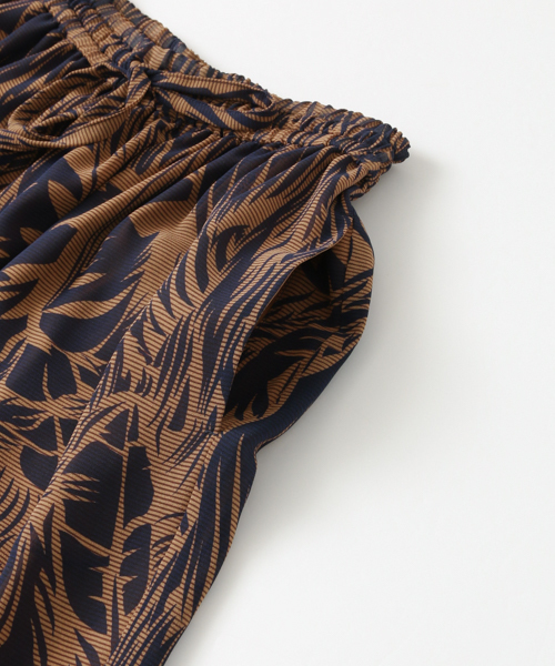 URBAN RESEARCH(アーバンリサーチ)の「 UR リーフプリントギャザーパンツ(その他パンツ・レディース・グリーン系その他/オレンジ系その他・FREE)」の15枚目の写真