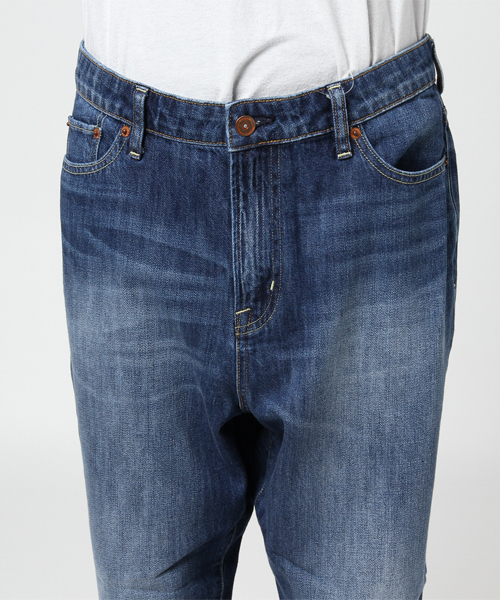 earth music&ecology（アースミュージックアンドエコロジー）の「USA COTTONデニムパンツ(テーパード)（デニムパンツ・レディース・インディゴブルー・S/L/M）」の11枚目の写真