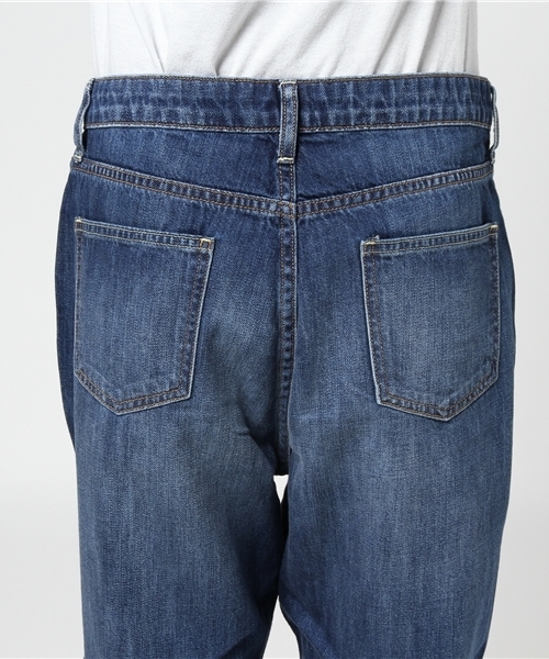 earth music&ecology（アースミュージックアンドエコロジー）の「USA COTTONデニムパンツ(テーパード)（デニムパンツ・レディース・インディゴブルー・S/L/M）」の2枚目の写真