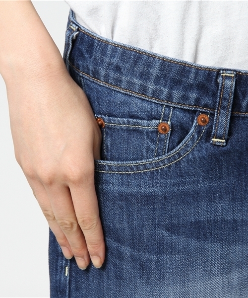 earth music&ecology（アースミュージックアンドエコロジー）の「USA COTTONデニムパンツ(テーパード)（デニムパンツ・レディース・インディゴブルー・S/L/M）」の3枚目の写真