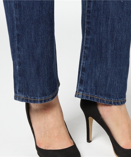 earth music&ecology（アースミュージックアンドエコロジー）の「USA COTTONデニムパンツ(テーパード)（デニムパンツ・レディース・インディゴブルー・S/L/M）」の4枚目の写真