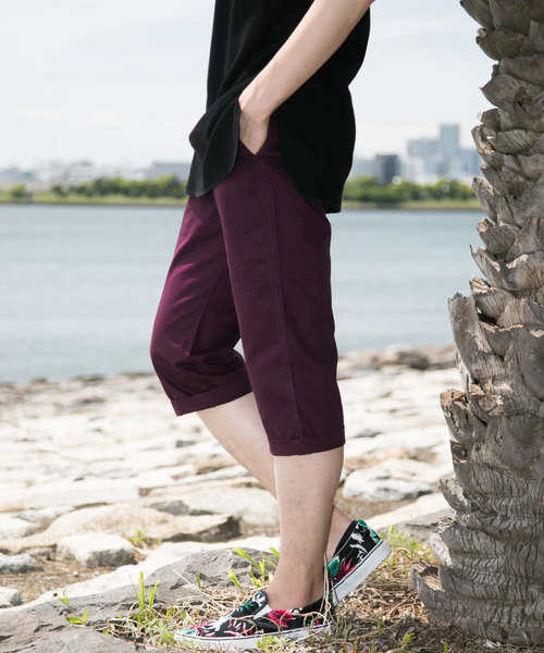 TopIsm(トップイズム)の「コットンツイル カラーチノ クロップドパンツ(チノパンツ)」|ワイン