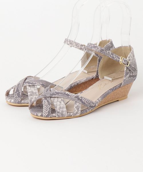 KOBE LETTUCE(コウベレタス)の「カッティングベルトパンプス(パンプス・レディース・ベージュ/キャメル/ブラック/イエロー系その他/ブルー系その他/パイソン・L/LL/M/S)」の13枚目の写真