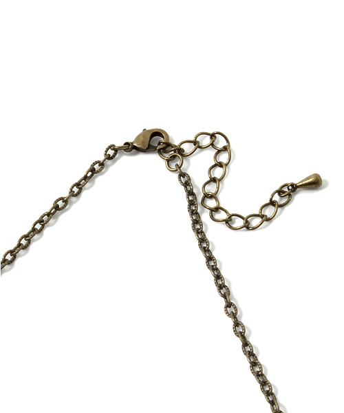 PUAL CE CIN（ピュアルセシン）の「ハラコパーツネックレス（ネックレス・レディース・アンティークゴールド/グレー・FREE）」の5枚目の写真