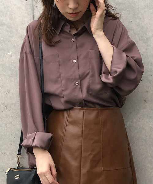 one after another NICE CLAUP(ワンアフターアナザーナイスクラップ)の「ゆるサテンシャツ(シャツ/ブラウス・レディース・ピンク/アイボリー/モカ/ピンクベージュ/ベージュ・FREE)」の3枚目の写真